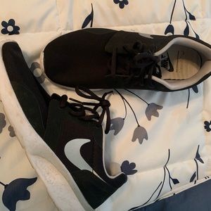 Black Nike Sneakers